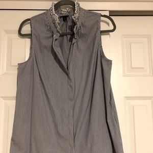 Ann Taylor Medium tall sleeveless buttondown shirt